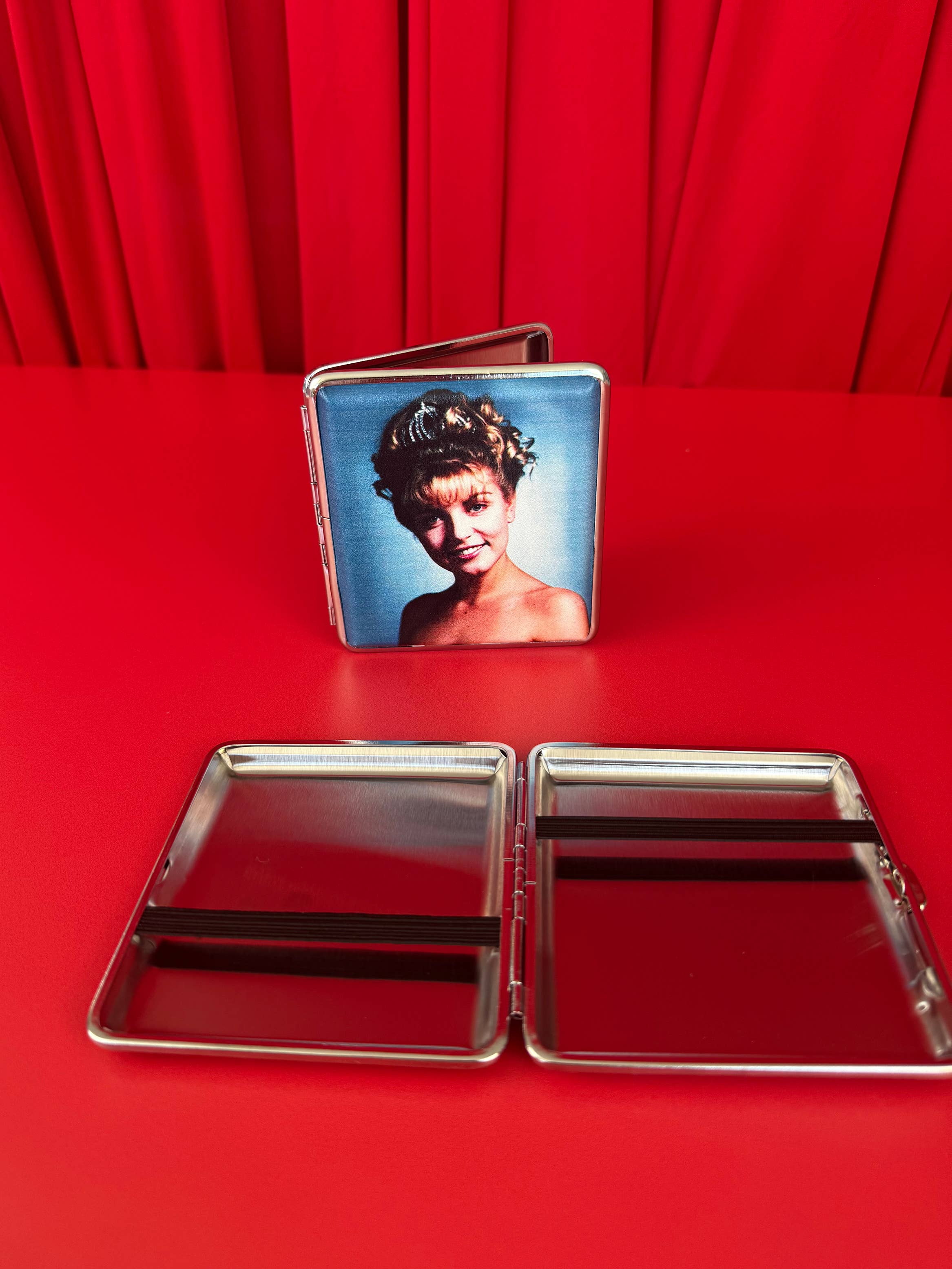 cigarette image 109,430 Cigarette Stock Photos, High-Res Pictures, and Images - Getty  Images